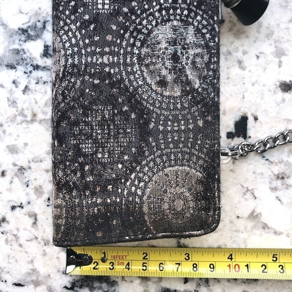 NWOT White House Black Market Evening Clutch With Removable Chain - Picture 3 of 9